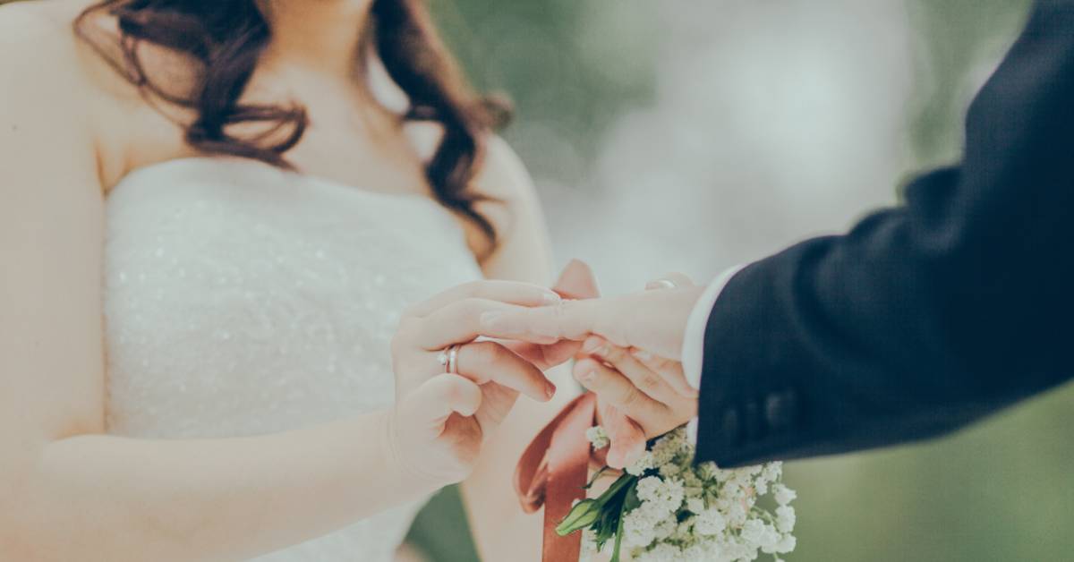 CROSSING ITEMS OFF OF YOUR LAST-MINUTE WEDDING CHECKLIST. Desktop Image