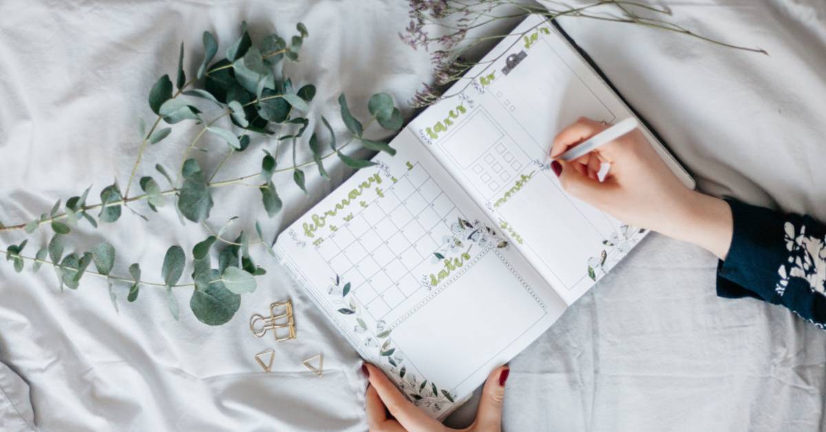HOW TO START PLANNING YOUR WEDDING. Desktop Image