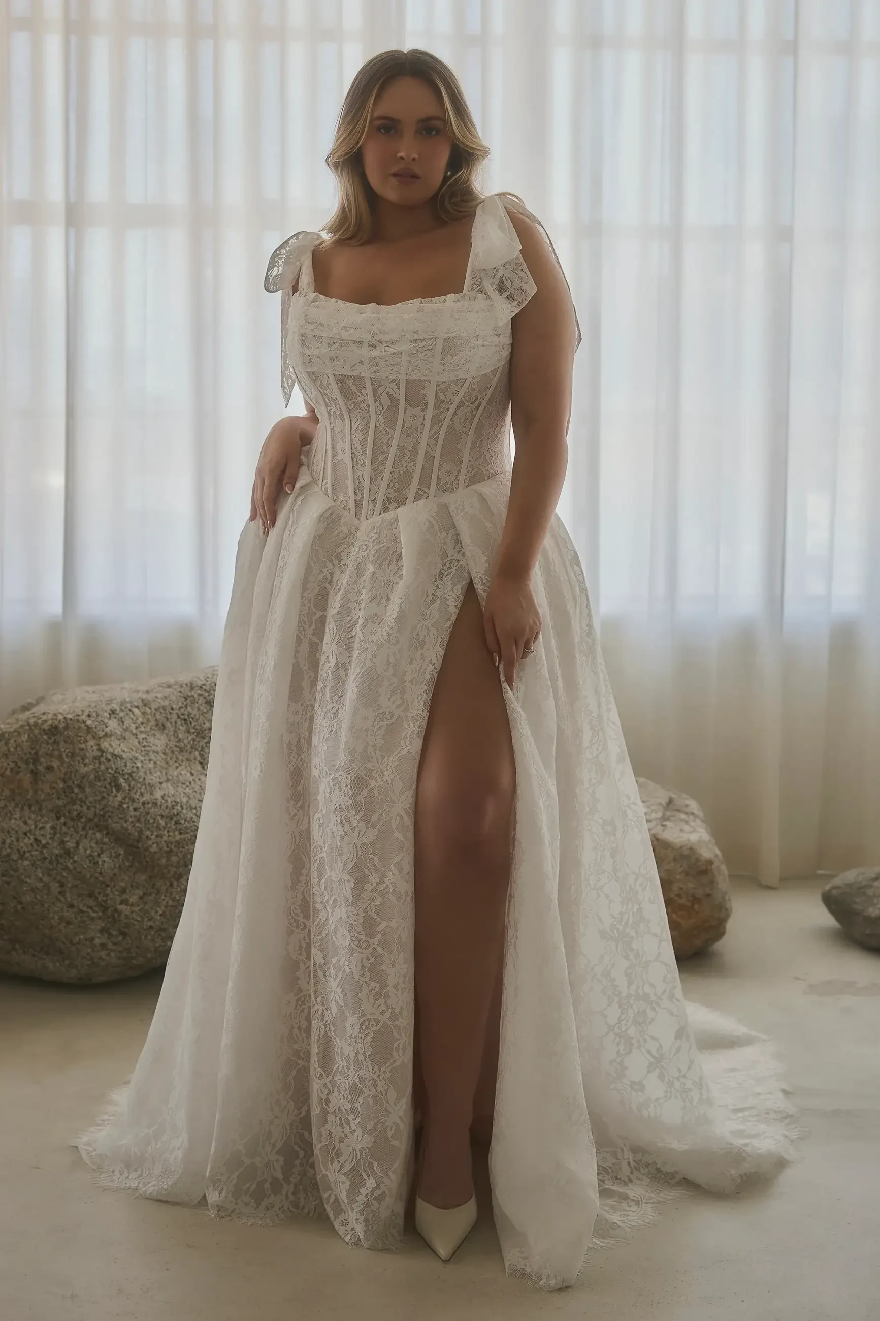 The “Effortless Bride” Trend: Looking Natural but Elevated Image