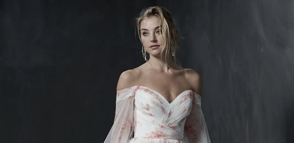 Chic Coverage: Top Sleeve Styles Transforming Modern Wedding Dresses. Desktop Image